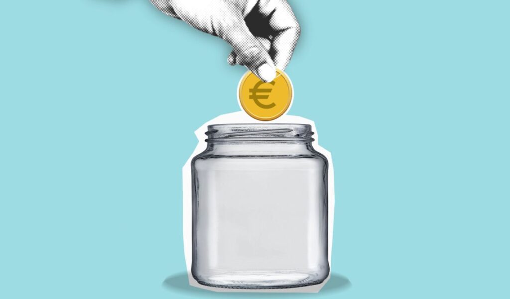 Presupuesto 50/30/20 en Excel: Cómo Repartir tu Sueldo sin Complicarte (Plantilla Gratis) Decorative cardboard appliques of hand with euro coin above jar representing money saving process on blue background